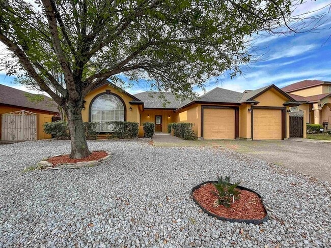430 Northstar Dr in Laredo, TX - Foto de edificio - Building Photo