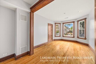 2528 N Monticello Ave in Chicago, IL - Building Photo - Building Photo