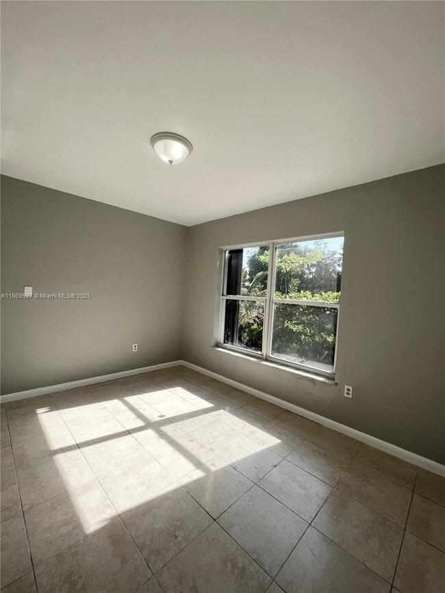 7632 NE 3rd Pl in Miami, FL - Building Photo - Building Photo
