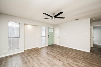 915 Chisholm Cove in Round Rock, TX - Building Photo - Building Photo