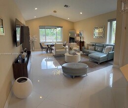 5656 NW 127th Terrace in Coral Springs, FL - Building Photo - Building Photo