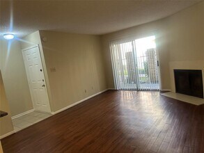 2120 El Paseo St in Houston, TX - Building Photo - Building Photo