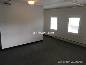 2412 Western Ave in Newburgh, ME - Building Photo - Building Photo