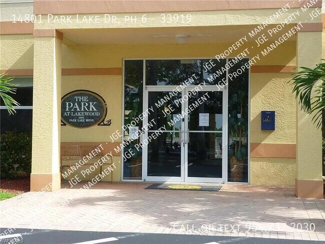 14801 Park Lake Dr in Ft. Myers, FL - Building Photo - Building Photo