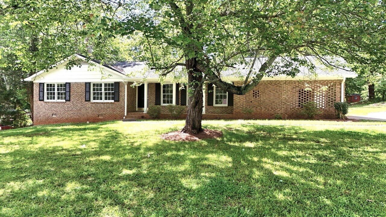 120 Watson Dr in Athens, GA - Building Photo