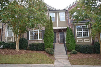 Room in Townhome on Bayrose Cir in East Point, GA - Building Photo - Building Photo