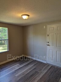 100 Forest Manor Dr photo'