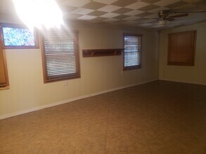 1020 E Hanna Ave in Tampa, FL - Building Photo - Building Photo