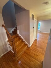 9217 Burke Rd in Burke, VA - Foto de edificio - Building Photo
