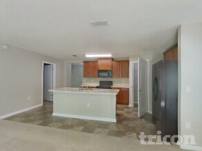 1987 April Oaks Dr in Jacksonville, FL - Foto de edificio - Building Photo