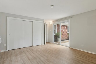 310 Pine Tree Rd in Wayne, PA - Building Photo - Building Photo