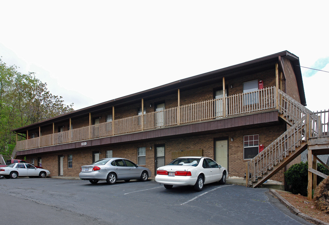 First Street Apartments in Winston-Salem, NC - Building Photo