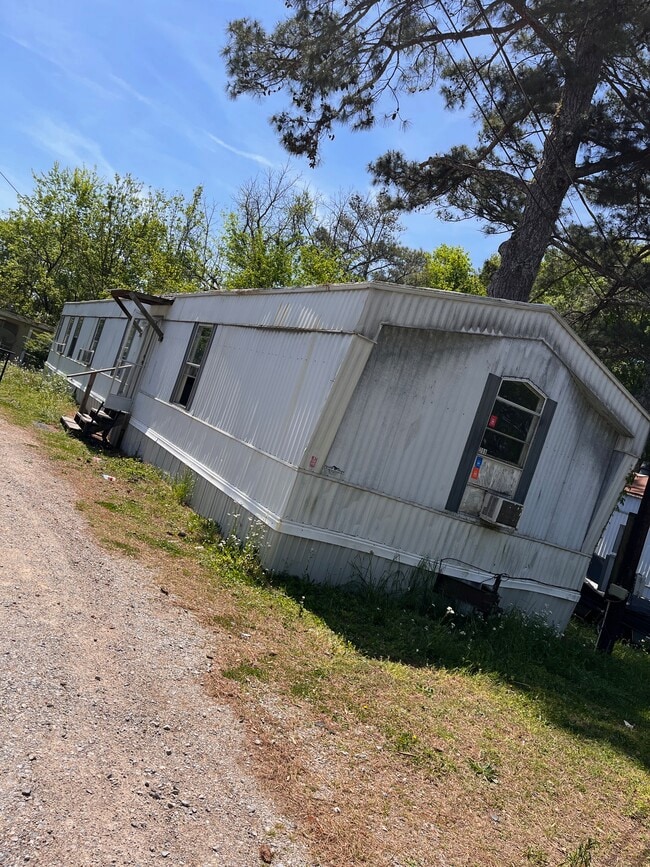 property at 208 W 43rd St