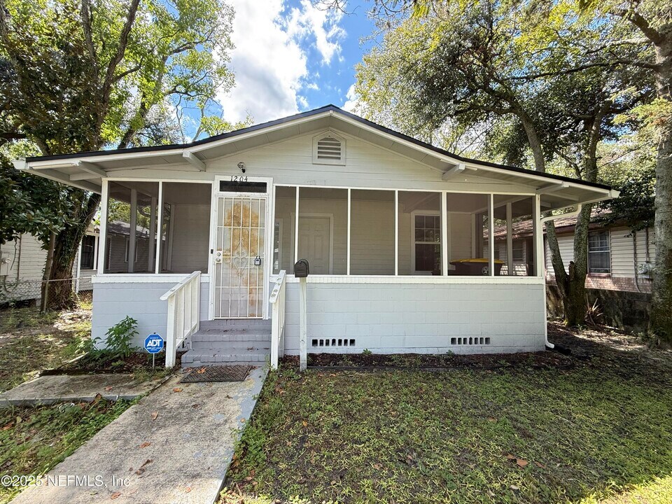1204 W 31st St in Jacksonville, FL - Building Photo