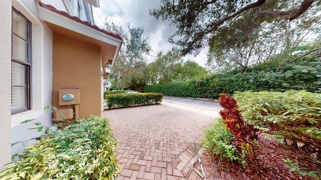235 W Chrystie Cir in Delray Beach, FL - Building Photo - Building Photo