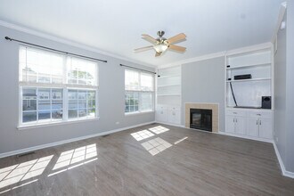 2305 Hudson Cir in Aurora, IL - Building Photo - Building Photo