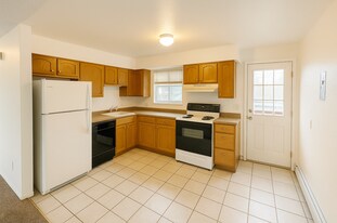 321 Bonnie Ct in Colorado Springs, CO - Building Photo