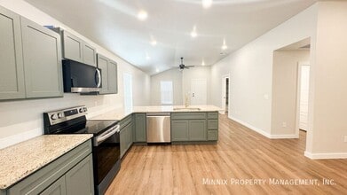 2156 Kokomo Ave, Unit CF102 in Lubbock, TX - Foto de edificio - Building Photo