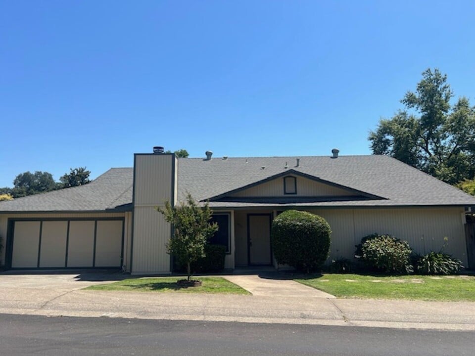 6130 Thornwood Dr in Loomis, CA - Building Photo