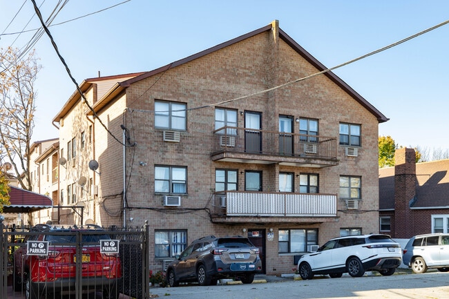 972 E 88th St in Brooklyn, NY - Foto de edificio - Building Photo