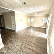 116 Pendale Rd in El Paso, TX - Building Photo - Building Photo