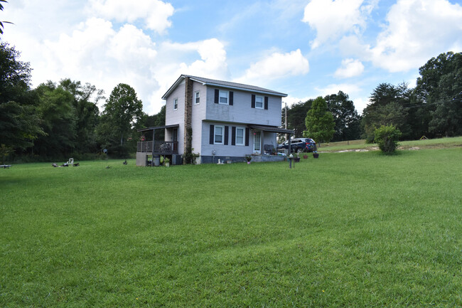 25 Cumberland Village Way in Spencer, TN - Building Photo - Building Photo