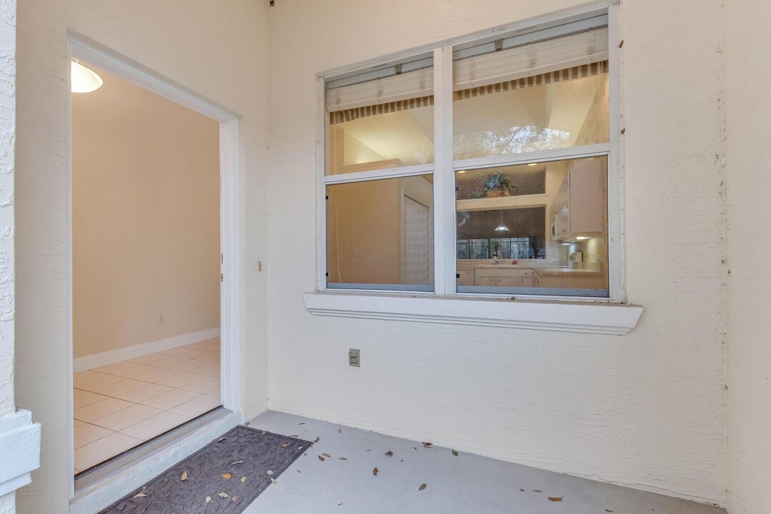 1127 Athlone Way in Ormond Beach, FL - Building Photo