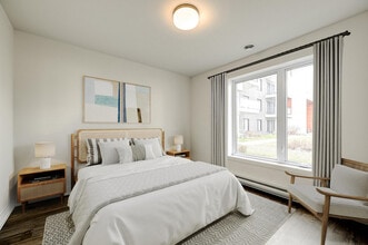 2500/2570 Rue Maurice-Savoie in Longueuil, QC - Building Photo - Building Photo