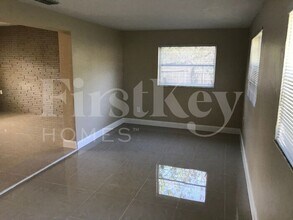 221 N 65th Way in Hollywood, FL - Building Photo - Building Photo