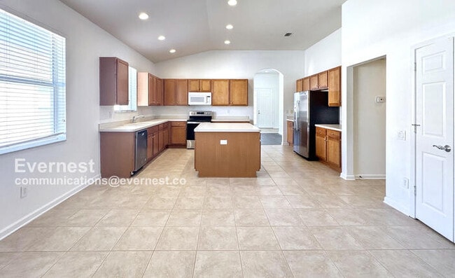 692 Sea Holly Dr in Brooksville, FL - Foto de edificio - Building Photo