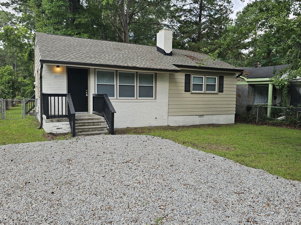 1608 Craven St in Columbia, SC - Building Photo