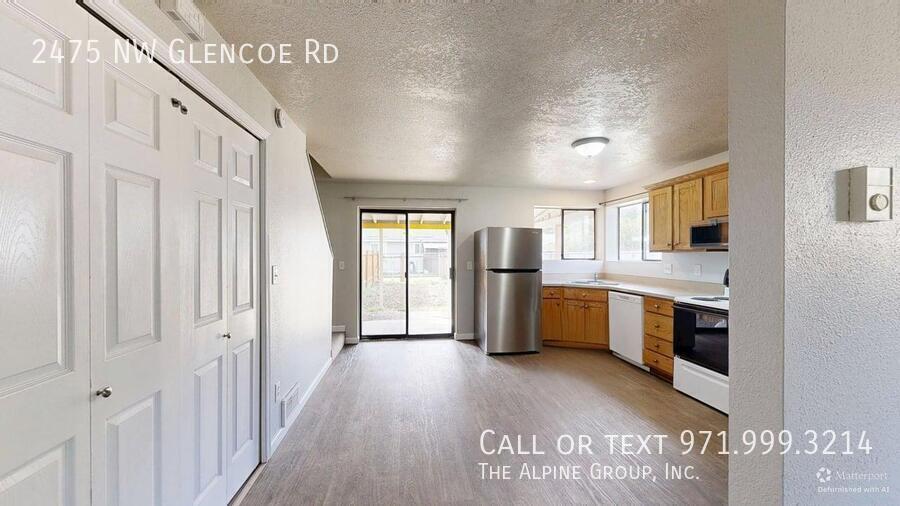 2475 NW Glencoe Rd in Hillsboro, OR - Building Photo