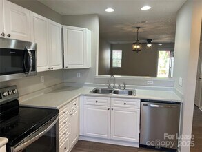 6075 Cougar Ln in Charlotte, NC - Building Photo - Building Photo