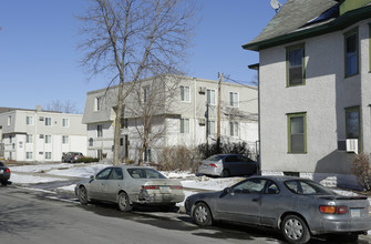 2741 Pillsbury Ave in Minneapolis, MN - Foto de edificio - Building Photo