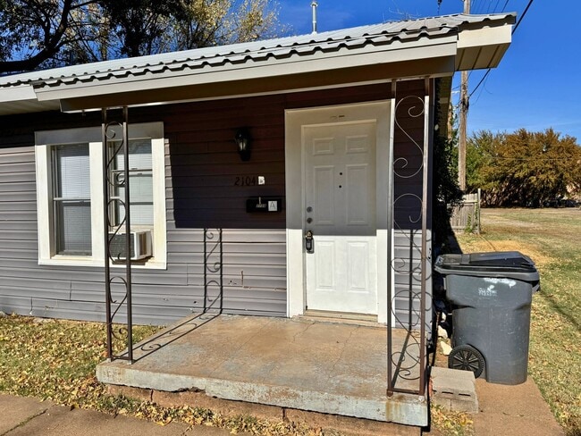 2104 Ave A in Wichita Falls, TX - Building Photo - Building Photo