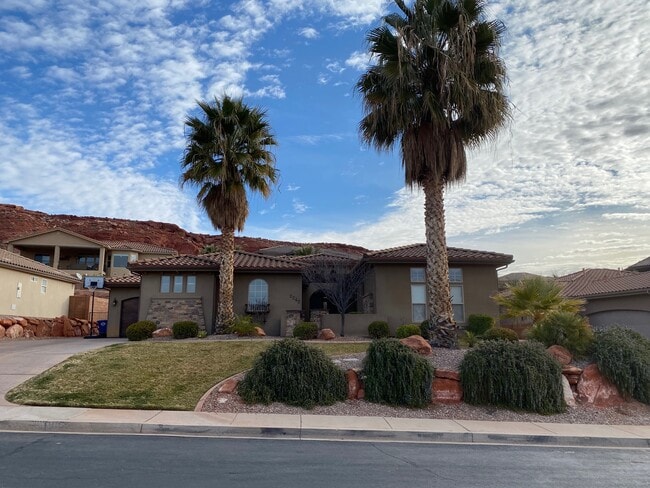 property at 2242 N Gunsight Dr