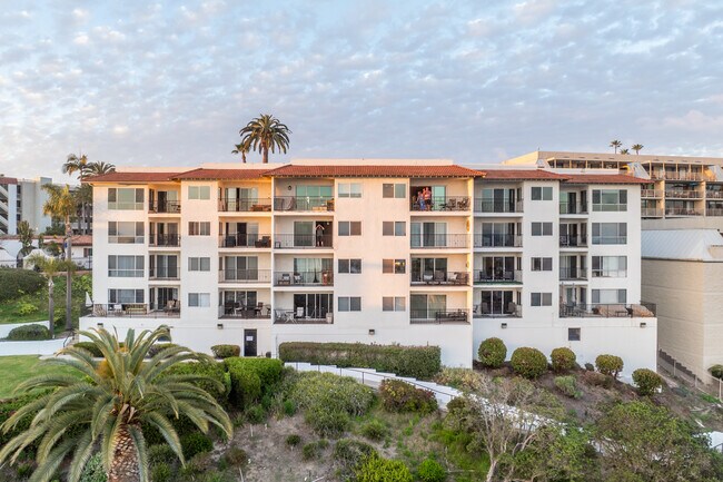 Vila Grande in San Clemente, CA - Building Photo - Building Photo