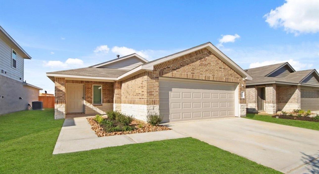 23815 Hilltop Cyn Ln in Spring, TX - Building Photo