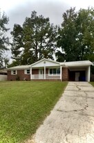 5305 Tabor Ct in Fayetteville, NC - Building Photo
