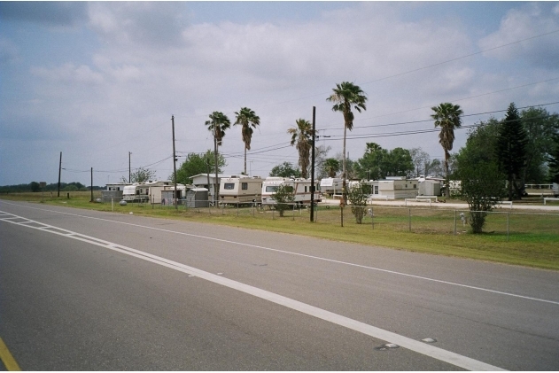 County Line RV Park in Sebastian, TX - Foto de edificio