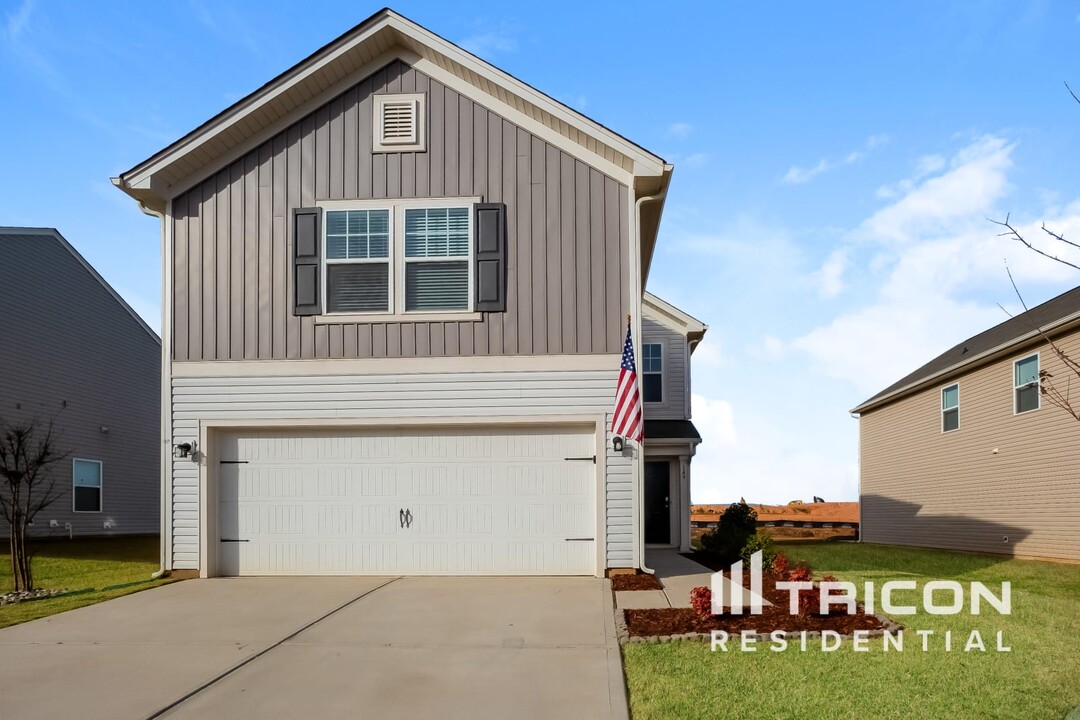 149 Hidden Lakes Rd in Statesville, NC - Building Photo