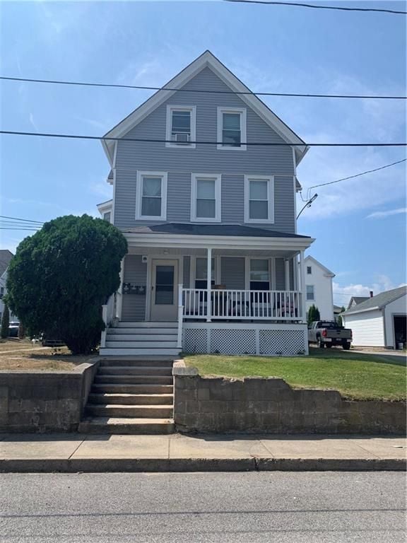 4 Jay St in Westerly, RI - Foto de edificio - Building Photo