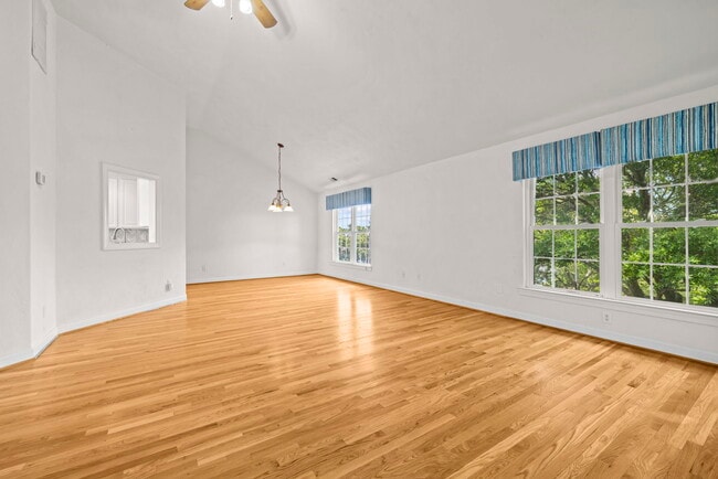 208 56th St in Virginia Beach, VA - Building Photo - Building Photo
