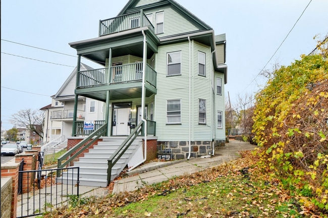 15 Greenwood St, Unit 1