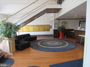 3 N Christopher Columbus Blvd in Philadelphia, PA - Foto de edificio - Building Photo