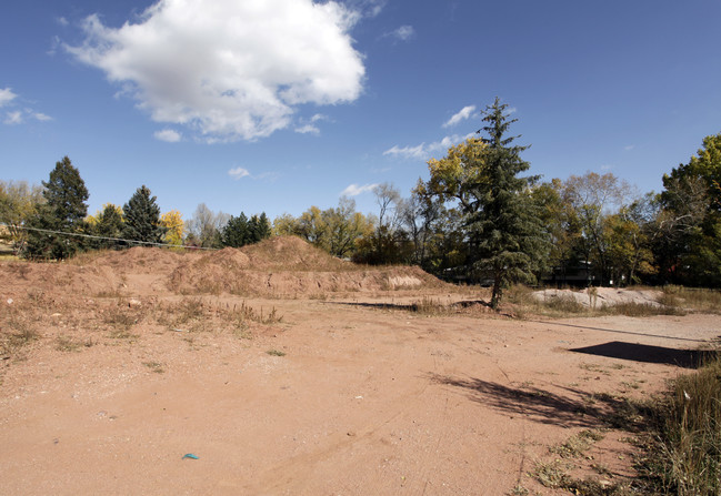 Garden of the Gods Village Townhomes in Manitou Springs, CO - Building Photo - Building Photo