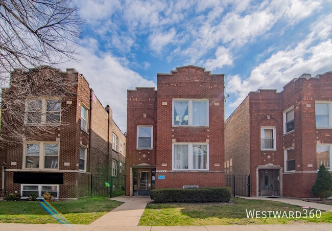 3343 N Springfield Ave