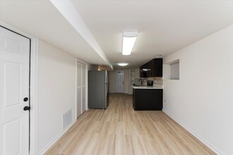 5639 N Artesian Ave in Chicago, IL - Building Photo - Building Photo