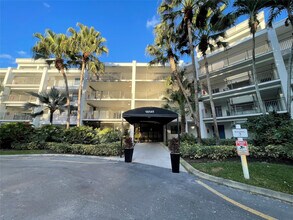 16141 Blatt Blvd in Weston, FL - Building Photo - Building Photo