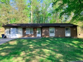 5133 Butterfield Dr in Winston-Salem, NC - Building Photo